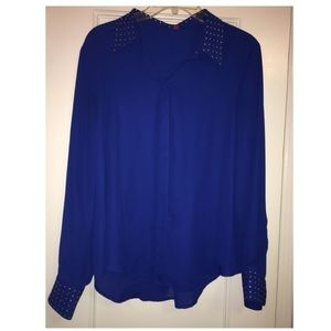 Vince Camuto button up blue blouse